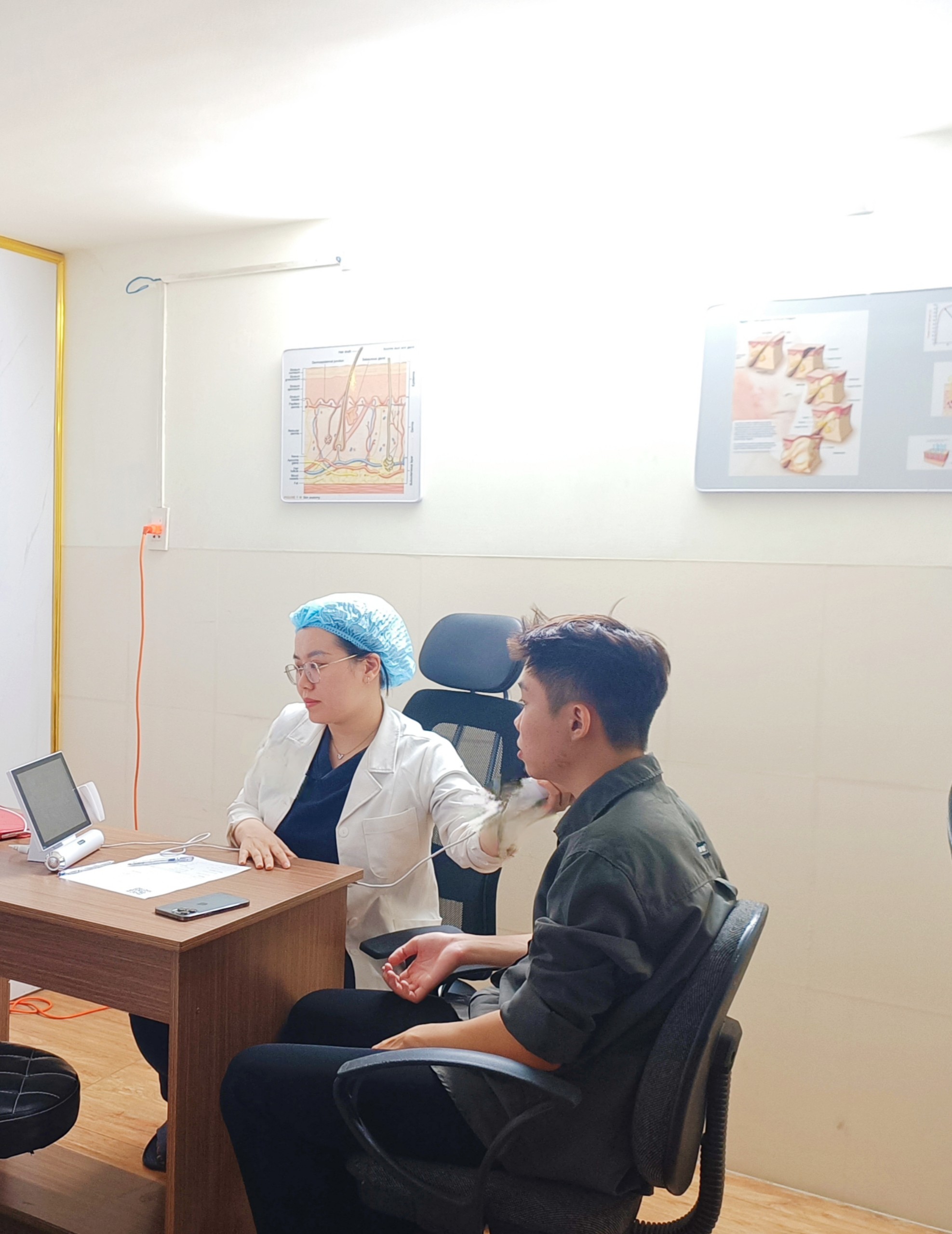 Điều trị mụn viêm phòng khám da liễu Dr Lê Hiệu Vsip 1